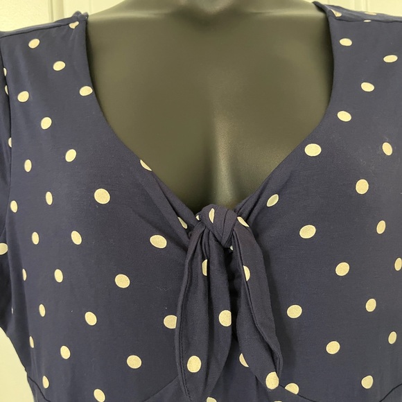 Old Navy Short Sleeve MIDI Dress Navy and White Polka Dot Size 1X - Picture 5 of 8